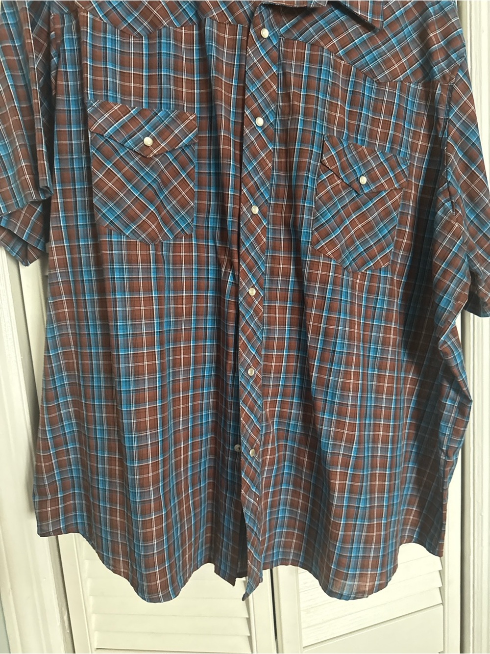 Wrangler Brown & Blue Plaid Short Sleeve Button-Up Shirt